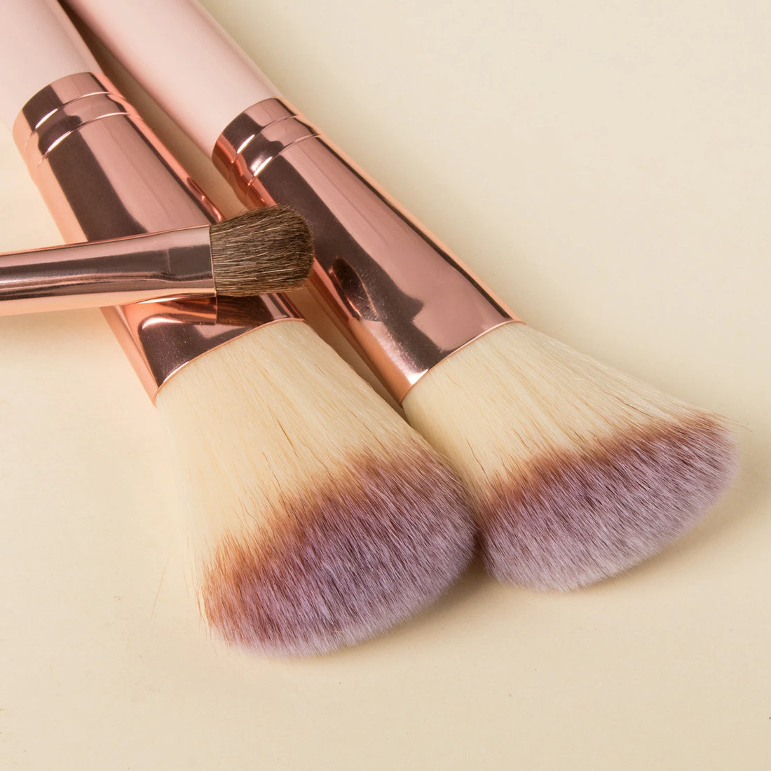 High-End Professional Makeup Brushes SetSpecifications:
Used With: BlusherUsed With: ConcealerUsed With: Eye ShadowItem Type: Makeup BrushSize: 15cmBrush Material: Synthetic HairBrush Material: Wool FiberHBeauty Accessories NowBeauty Accessories NowHigh-End Professional Makeup Brushes Set